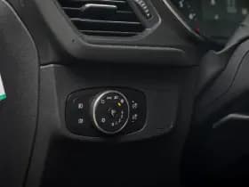 Ford FOCUS Wagon 1.0 EcoBoost Hybrid Titanium thumbnail 23