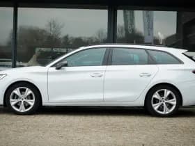 SEAT Leon Sportstourer 1.5 eTSI FR thumbnail 3