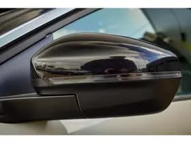 Peugeot 3008 1.6 HYbrid4 300 GT thumbnail 22