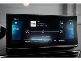 Peugeot 3008 1.6 HYbrid4 300 GT thumbnail 29