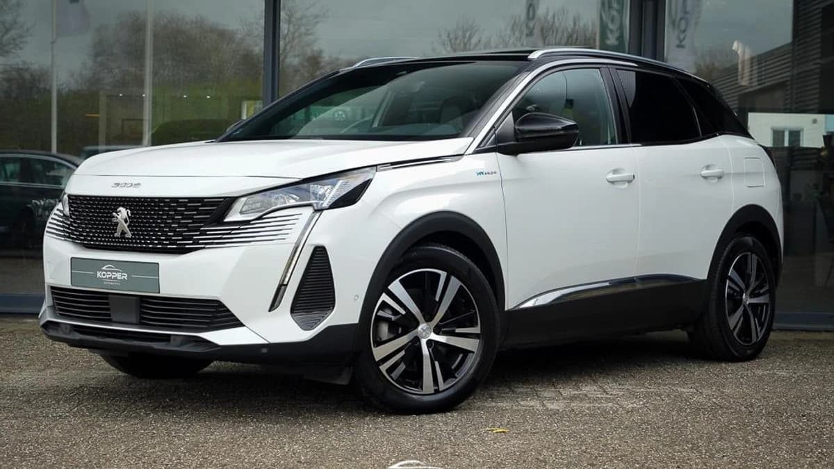 Peugeot 3008 1.6 HYbrid4 300 GT — foto 1