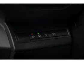 Peugeot 3008 1.6 HYbrid4 300 GT thumbnail 31