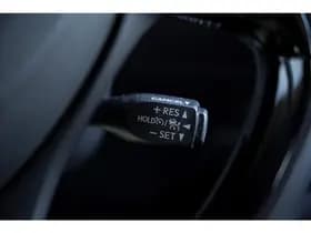 Toyota C-HR thumbnail 30