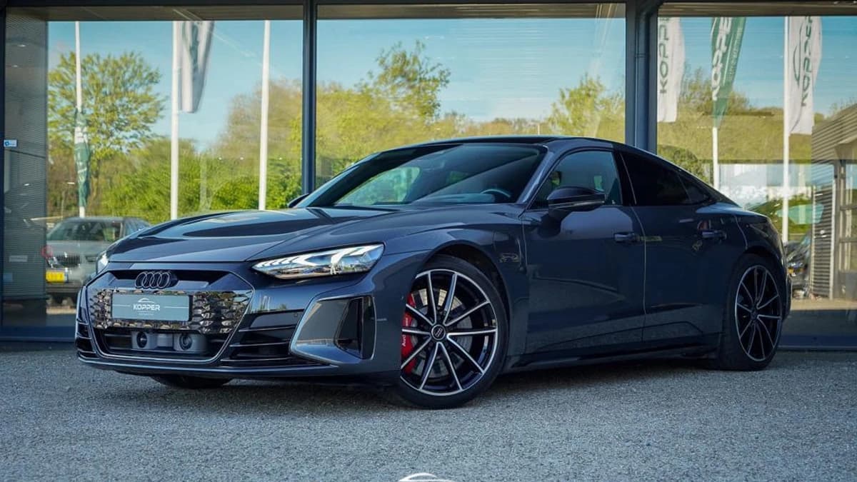 Audi e-tron GT — foto 1