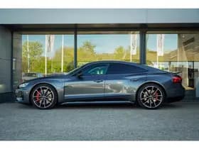 Audi e-tron GT thumbnail 3