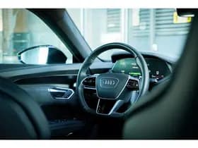 Audi e-tron GT thumbnail 33