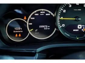 Porsche Cayenne thumbnail 38