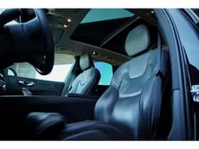 Volvo XC60 thumbnail 2