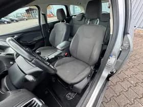 Ford Focus thumbnail 9