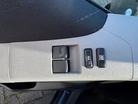 Toyota Yaris thumbnail 11