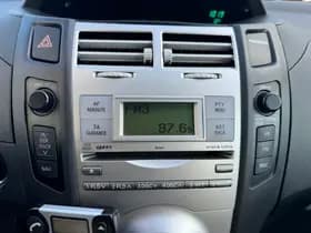 Toyota Yaris thumbnail 15