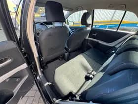 Toyota Yaris thumbnail 18