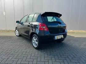 Toyota Yaris thumbnail 3
