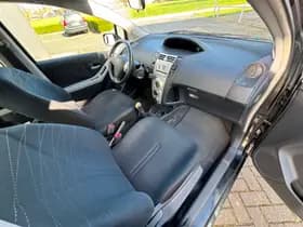 Toyota Yaris thumbnail 22