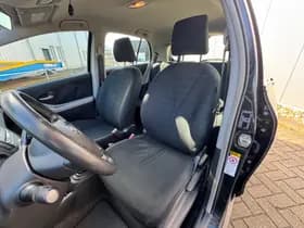 Toyota Yaris thumbnail 9