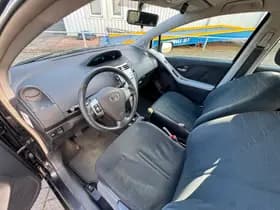Toyota Yaris thumbnail 10