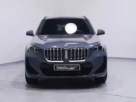 BMW iX1 thumbnail 3