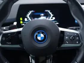 BMW iX1 thumbnail 21