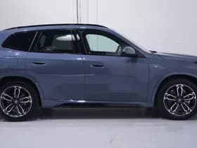 BMW iX1 thumbnail 9