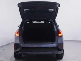 BMW iX1 thumbnail 10