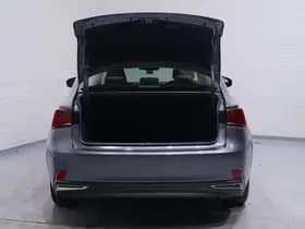Lexus IS thumbnail 106