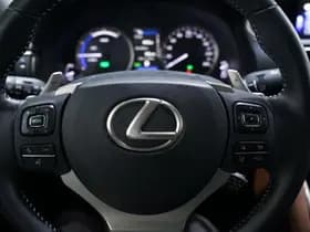 Lexus IS thumbnail 109
