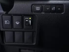 Lexus IS thumbnail 28