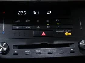 Lexus IS thumbnail 31