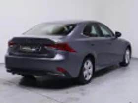 Lexus IS thumbnail 51