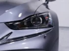 Lexus IS thumbnail 57