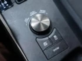 Lexus IS thumbnail 74