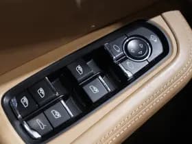 Porsche Macan thumbnail 22
