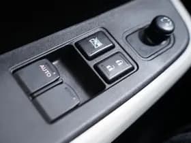 Suzuki Swift thumbnail 39