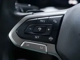 Volkswagen Golf thumbnail 23