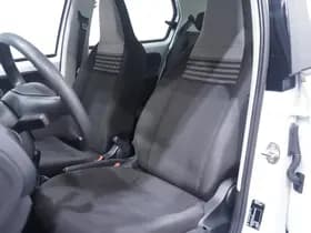 Volkswagen Up thumbnail 91