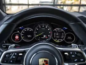 Porsche Cayenne thumbnail 46