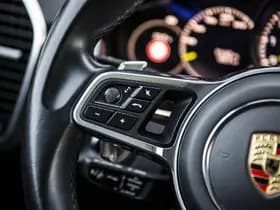 Porsche Cayenne thumbnail 47