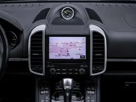 Porsche Cayenne thumbnail 38