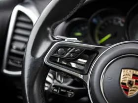 Porsche Cayenne thumbnail 43