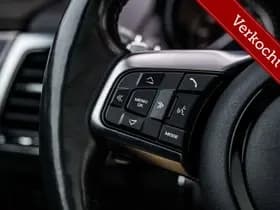 Jaguar F-Type thumbnail 34