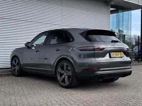 Porsche Cayenne thumbnail 43