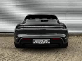 Porsche Taycan thumbnail 17