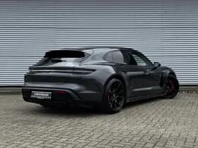 Porsche Taycan thumbnail 4