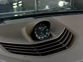 Porsche Taycan thumbnail 31