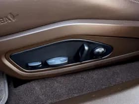 Porsche Taycan thumbnail 33