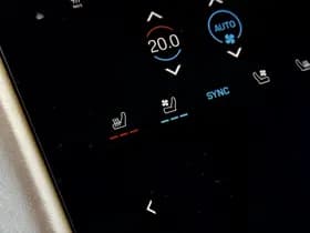 Porsche Taycan thumbnail 37