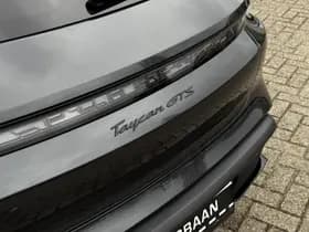 Porsche Taycan thumbnail 40