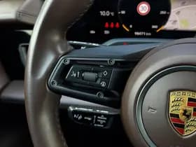 Porsche Taycan thumbnail 43