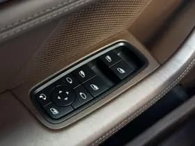 Porsche Taycan thumbnail 54