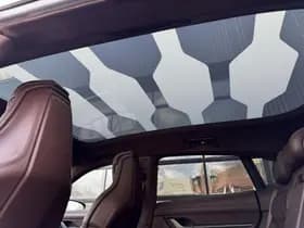 Porsche Taycan thumbnail 8